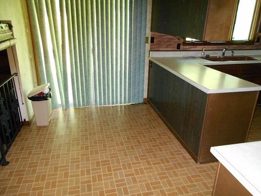 201 Post Road Waverly, TN 37185 - Photo 8 of 16 KITCHEN EAT IN AREA