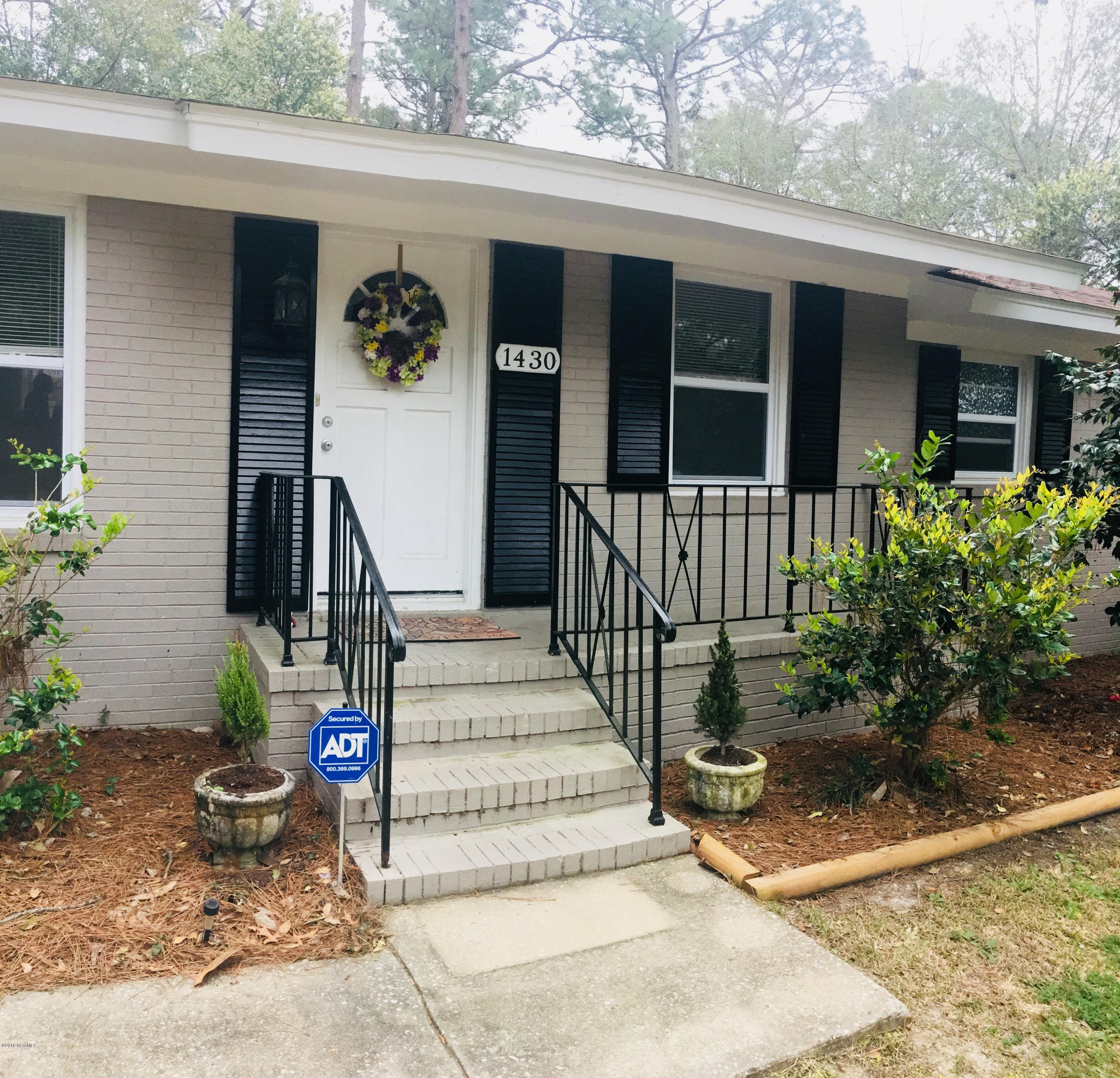 1430 Robin Hood Road Wilmington, NC 28401 - Photo 3 of 35 CLOSE PORCH