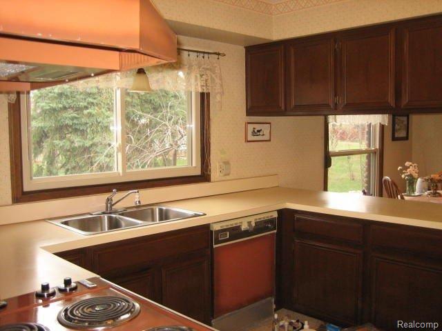 18215 Wayne Road Livonia, MI 48152 - Photo 12 of 25 Kitchen 2.JPG