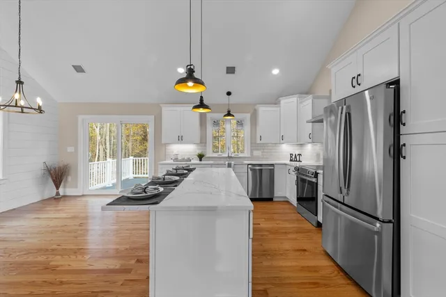 $819,900 | 514 Park Street, Stoughton, MA 02072