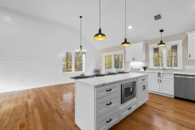 $819,900 | 514 Park Street, Stoughton, MA 02072