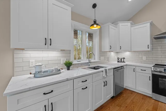 $819,900 | 514 Park Street, Stoughton, MA 02072