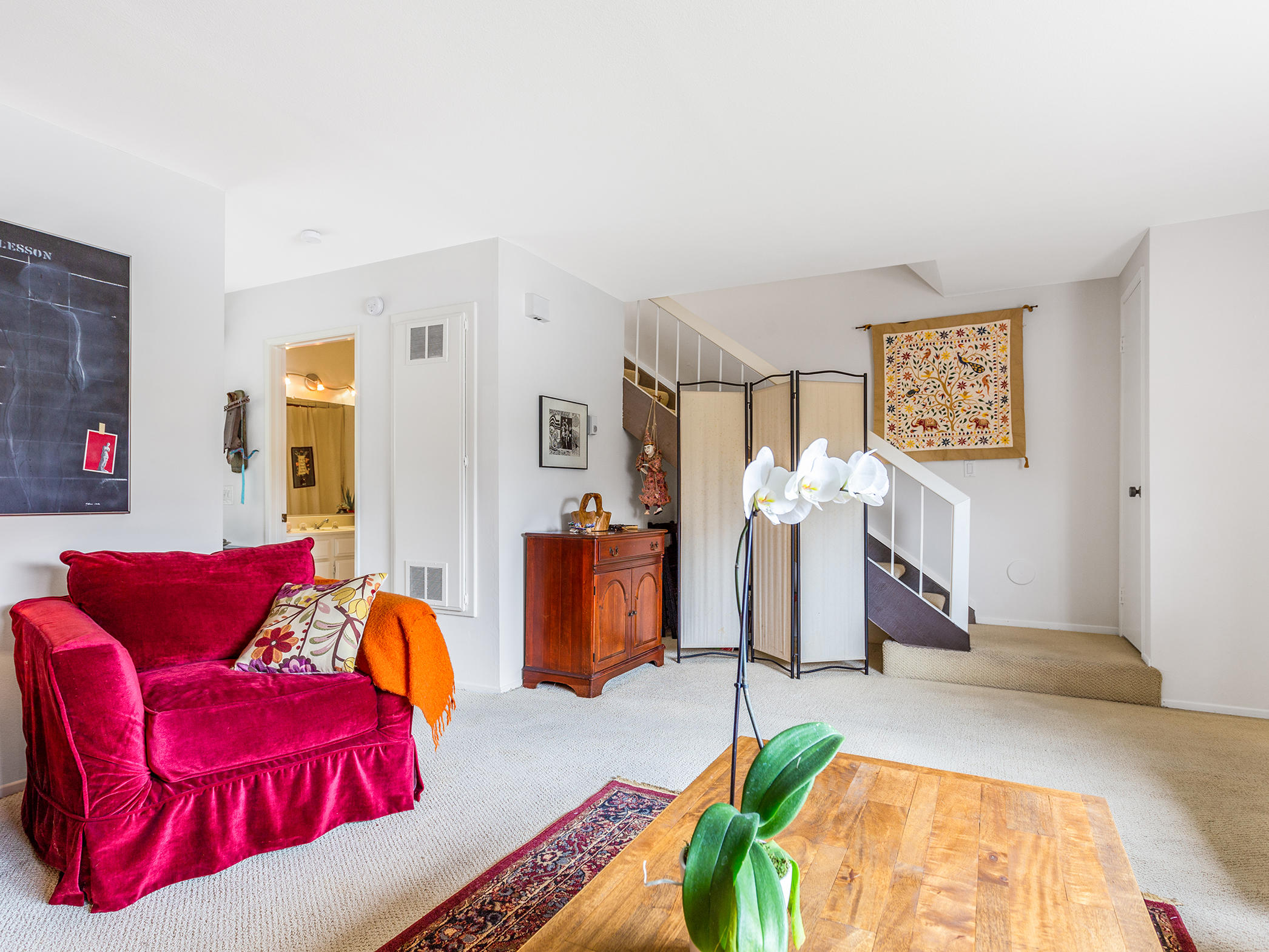 6048 Jacaranda Way, Unit C Carpinteria, CA 93013 - Photo 5 of 24 Living Room