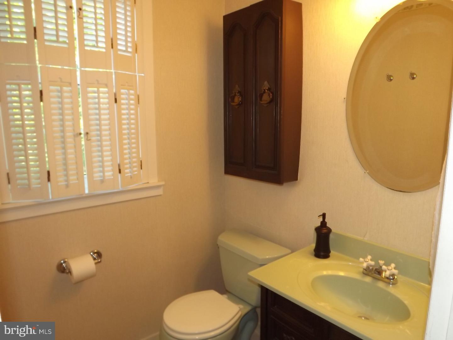 227 Greendale Road Philadelphia, PA 19154 - Photo 12 of 25 Bathroom