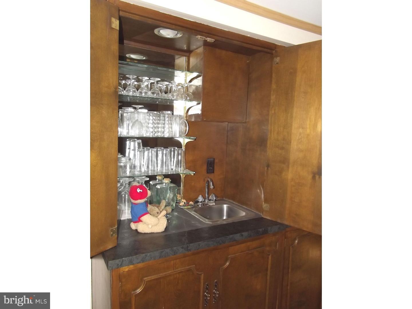 227 Greendale Road Philadelphia, PA 19154 - Photo 16 of 25 Wet Bar