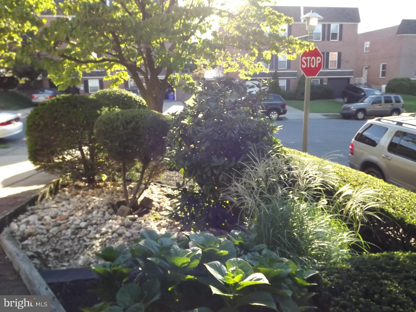227 Greendale Road Philadelphia, PA 19154 - Photo 24 of 25 Front Yard