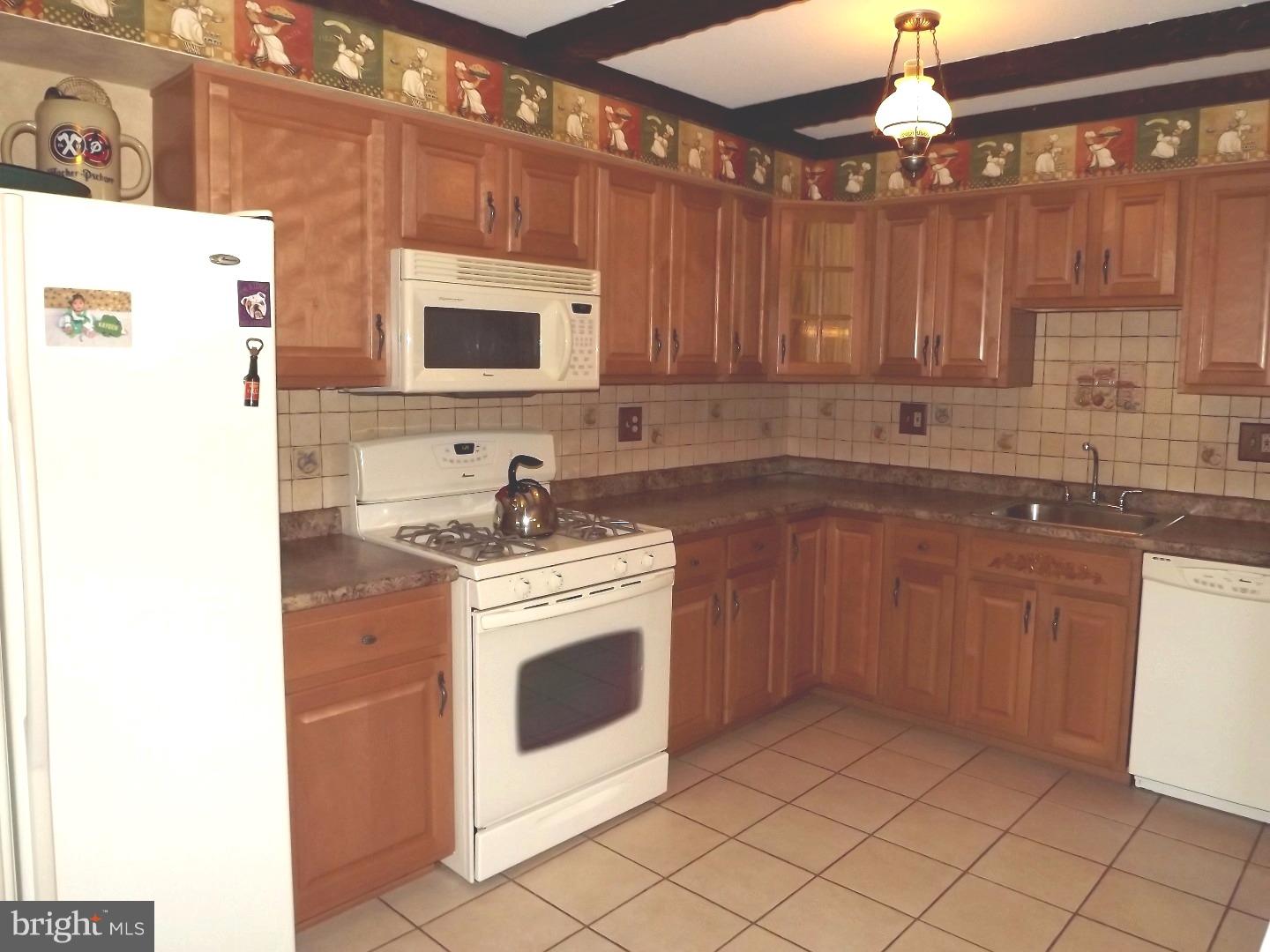 227 Greendale Road Philadelphia, PA 19154 - Photo 5 of 25 Kitchen