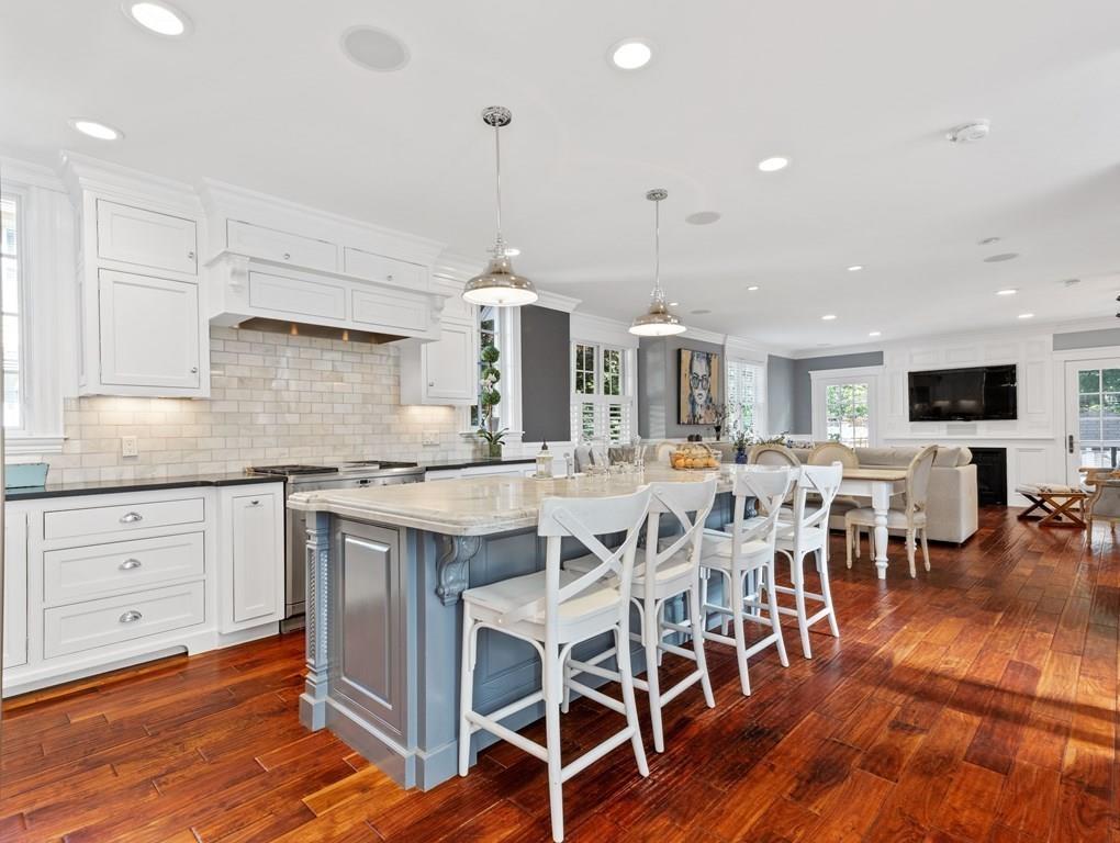 8 Solon Street Wellesley, MA 02482 - Photo 8 of 30