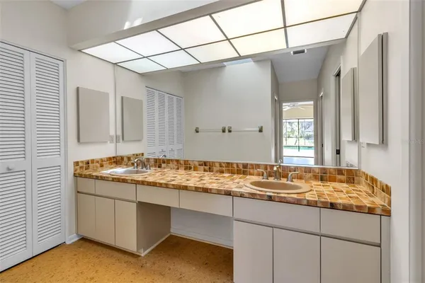 $999,000 | 1732 Pine Harrier Circle, Sarasota, FL 34231