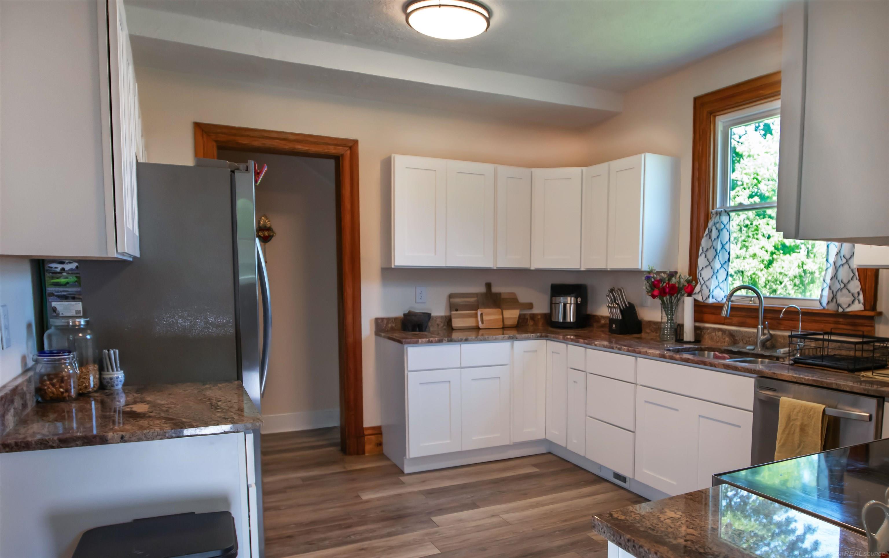 205 South Dettman Road Jackson, MI 49203 - Photo 5 of 13 Gallery Image 5