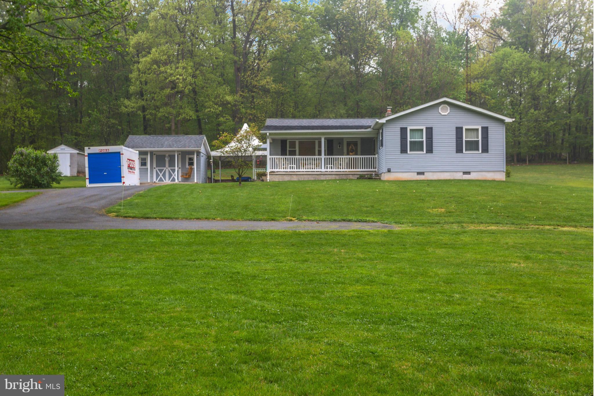 10456 Old Annapolis Road Frederick, MD 21701 - Photo 27 of 30 Exterior (Front) - Circular Drive & Turnaround