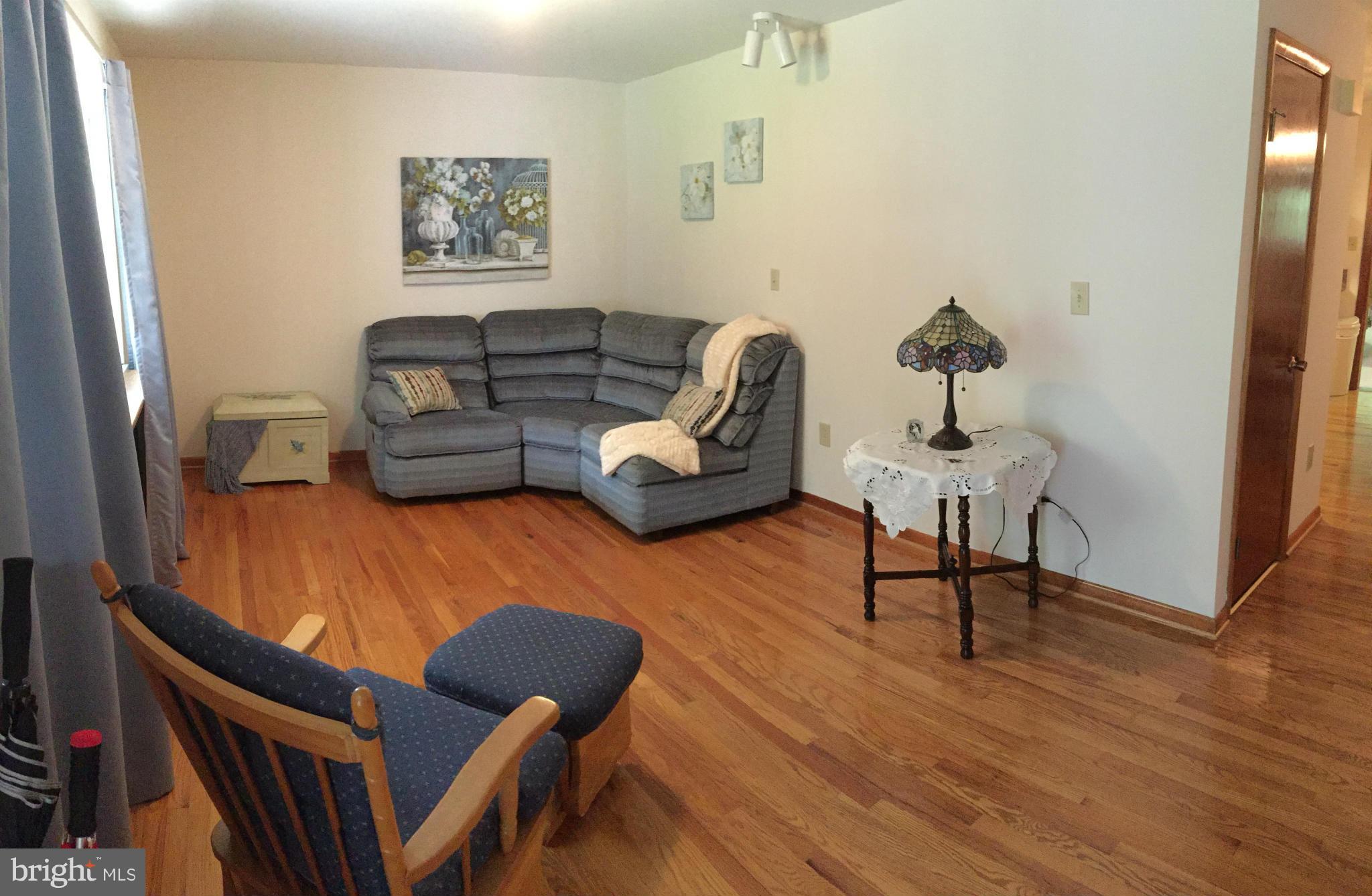 10456 Old Annapolis Road Frederick, MD 21701 - Photo 5 of 30 Living Room