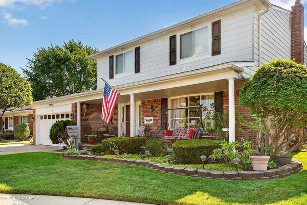 $359,900 | 32725 Rugby Drive, Warren, MI 48088