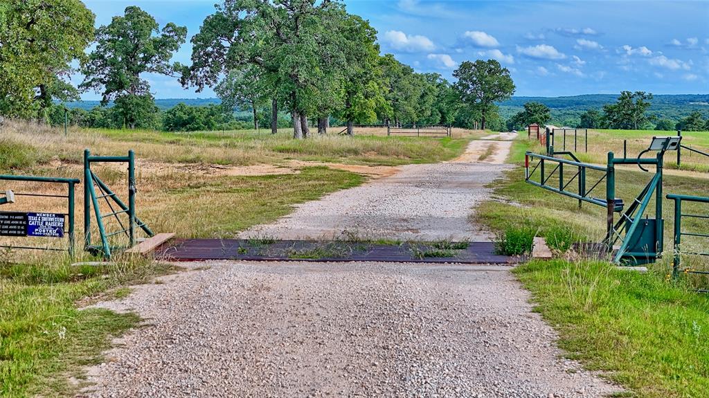 322 Liberty Chapel Road St. Jo, TX 76265 - Photo 8 of 40
