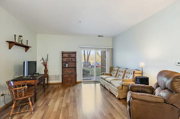$119,500 | 801 North McLean Boulevard, Unit 156, Elgin, IL 60123