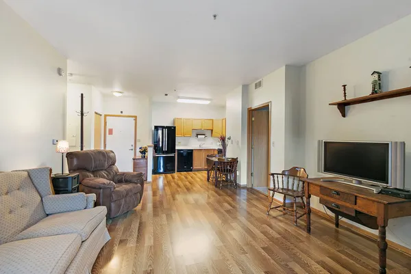 $119,500 | 801 North McLean Boulevard, Unit 156, Elgin, IL 60123