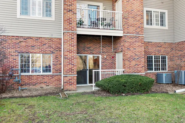 $119,500 | 801 North McLean Boulevard, Unit 156, Elgin, IL 60123