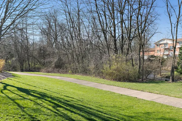 $119,500 | 801 North McLean Boulevard, Unit 156, Elgin, IL 60123