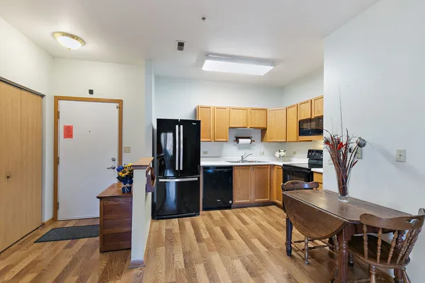 $119,500 | 801 North McLean Boulevard, Unit 156, Elgin, IL 60123