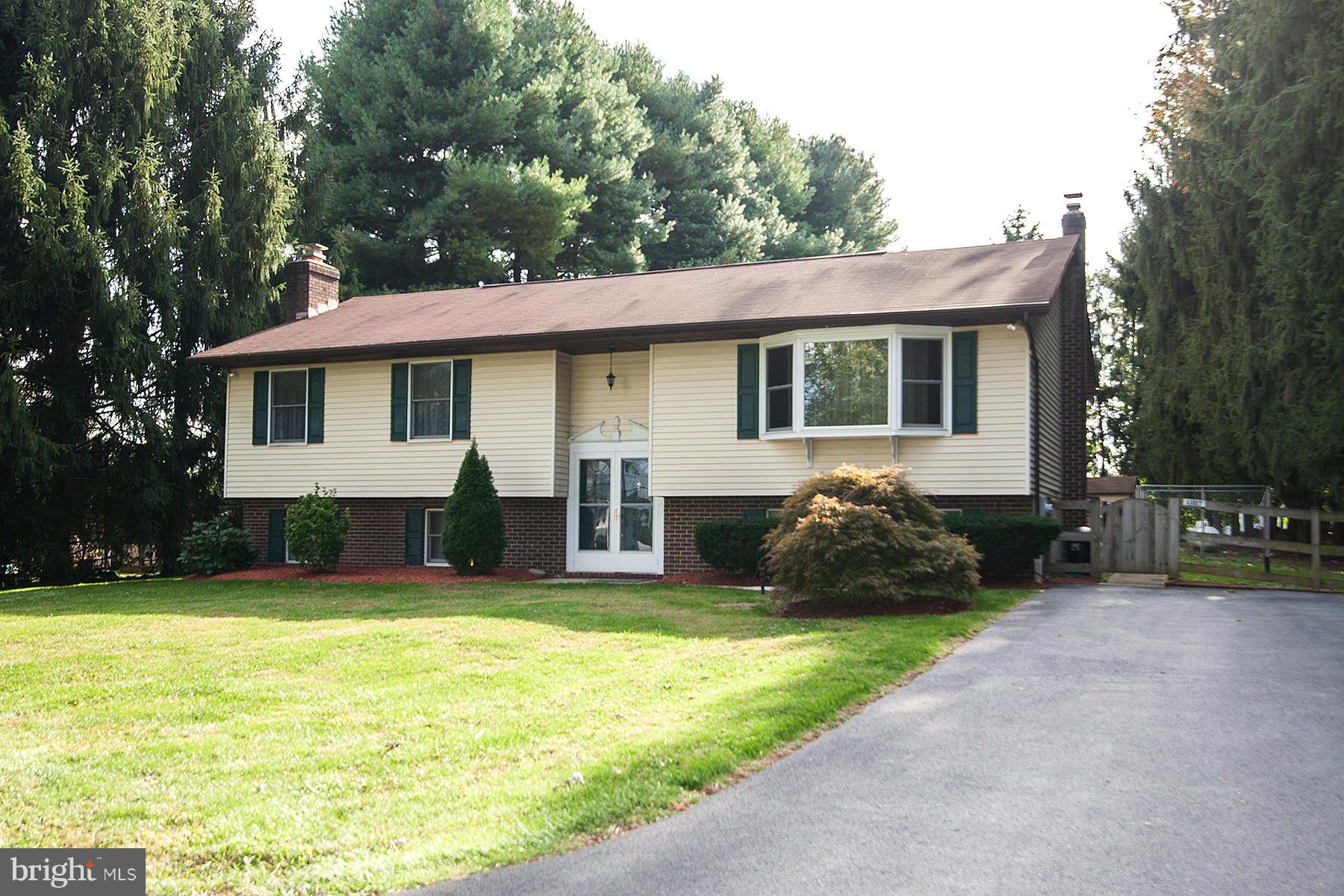 527 Streaker Road Sykesville, MD 21784 - Photo 1 of 26 Exterior (Front)