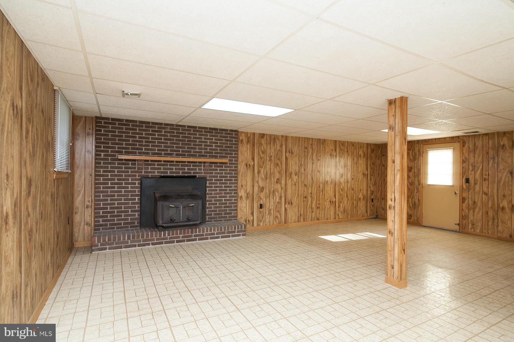527 Streaker Road Sykesville, MD 21784 - Photo 16 of 26 Family Room