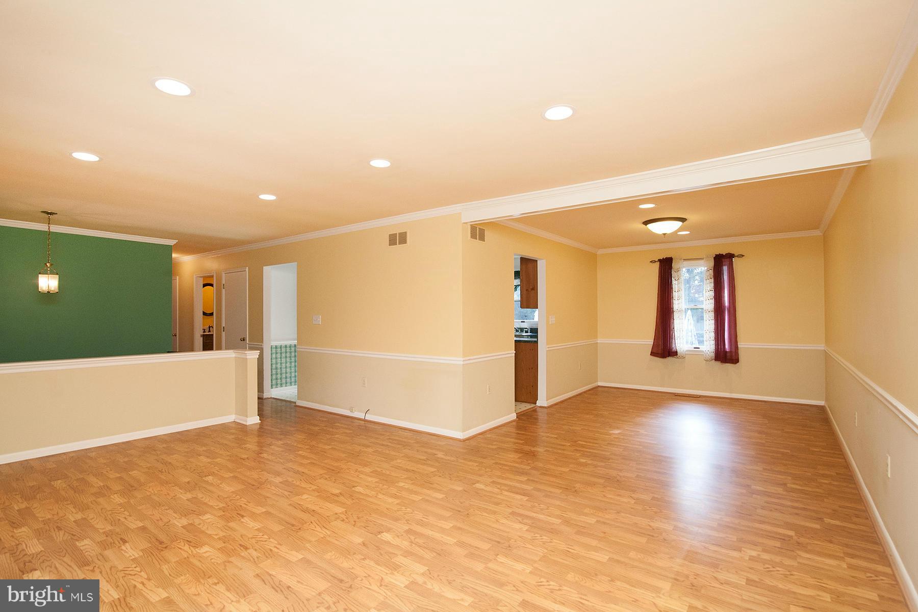 527 Streaker Road Sykesville, MD 21784 - Photo 4 of 26 Dining Room