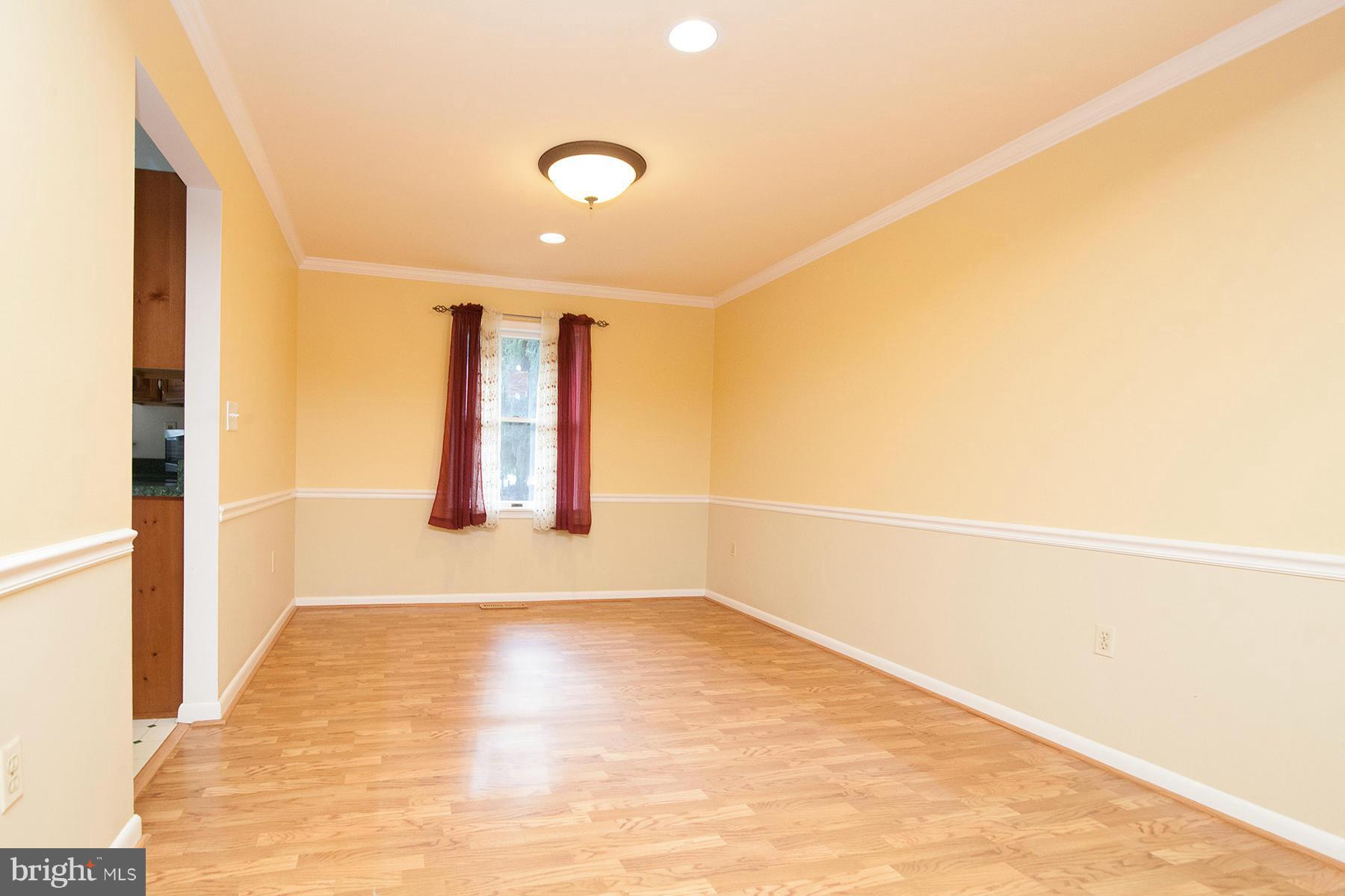527 Streaker Road Sykesville, MD 21784 - Photo 5 of 26 Dining Room
