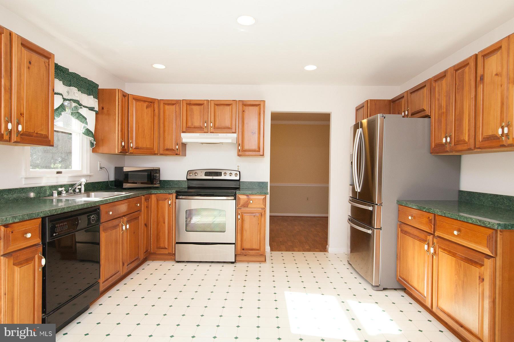 527 Streaker Road Sykesville, MD 21784 - Photo 7 of 26 Kitchen