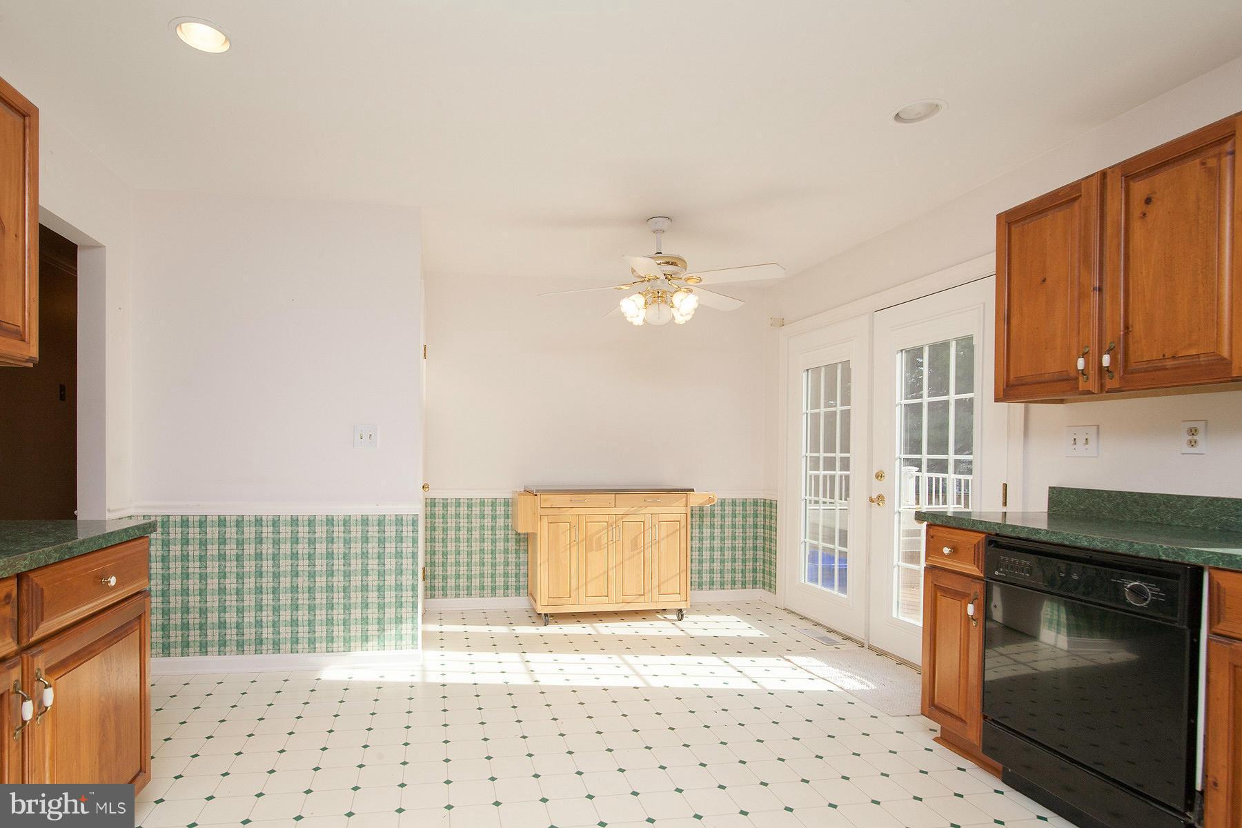 527 Streaker Road Sykesville, MD 21784 - Photo 8 of 26 Kitchen