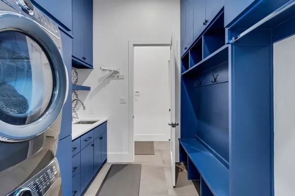 a view of walk in closet