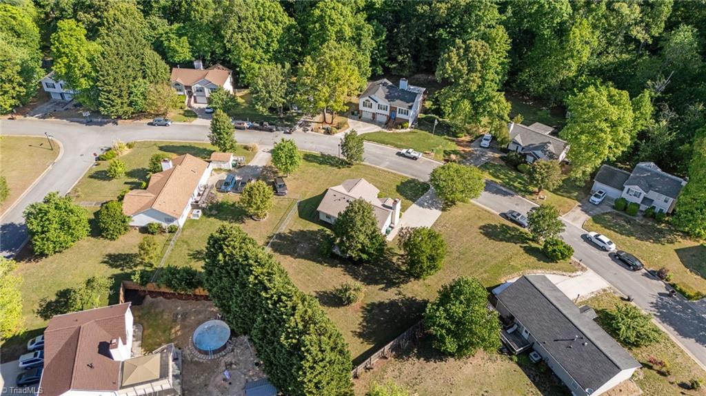 3922 Landover Drive High Point, NC 27265 - Photo 32 of 34