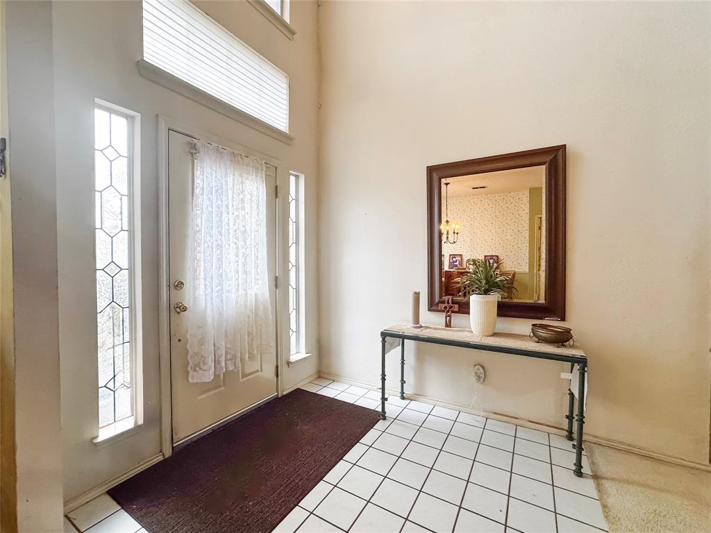 5510 Rolling Green Road Arlington, TX 76017 - Photo 5 of 19 a view of room with windows