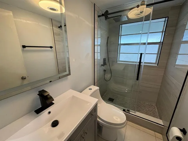 $1,500 | 7797 Golf Cir Drive, Unit 304, Margate, FL 33063