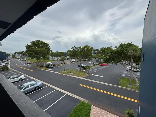 $1,500 | 7797 Golf Cir Drive, Unit 304, Margate, FL 33063