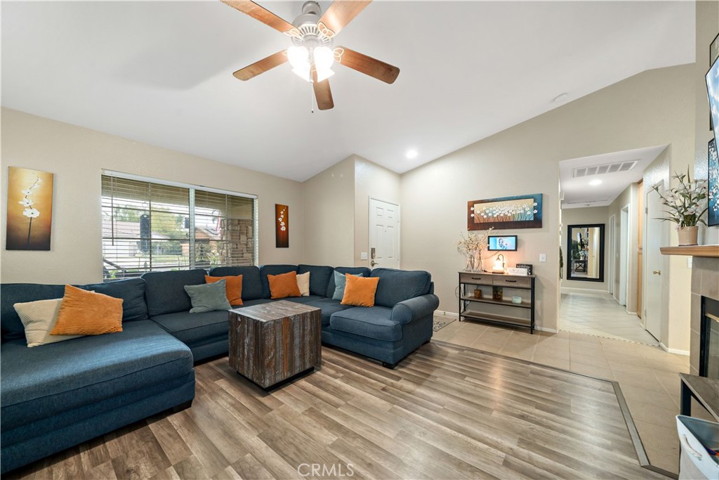 31577 Adour Way Winchester, CA 92596 - Photo 12 of 38