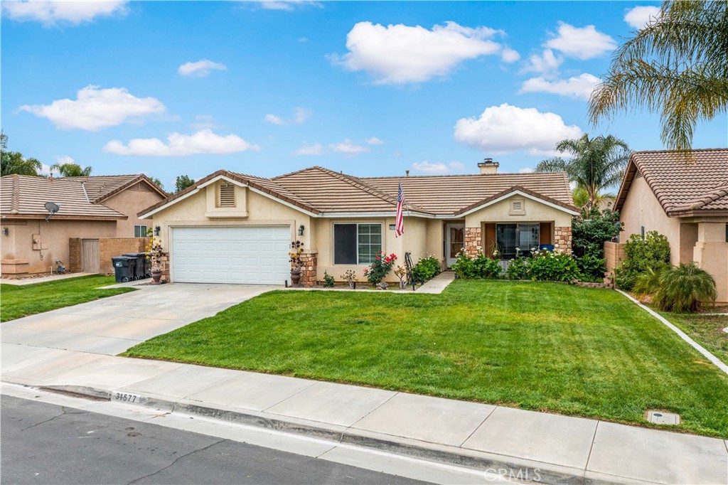 31577 Adour Way Winchester, CA 92596 - Photo 4 of 38