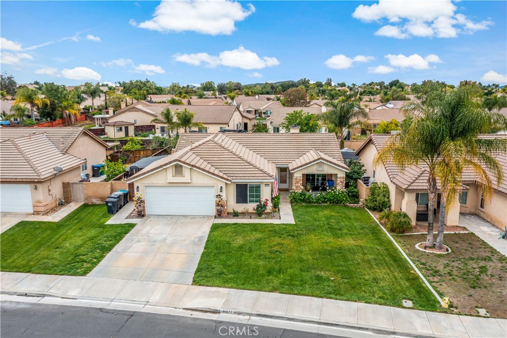 31577 Adour Way Winchester, CA 92596 - Photo 7 of 38