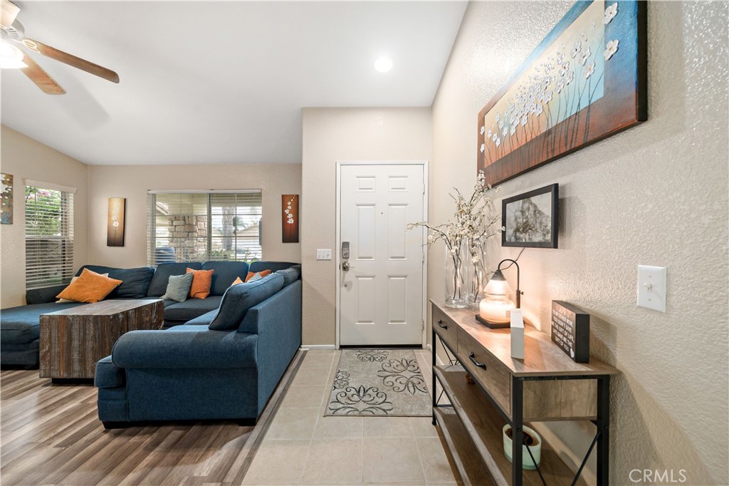 31577 Adour Way Winchester, CA 92596 - Photo 8 of 38