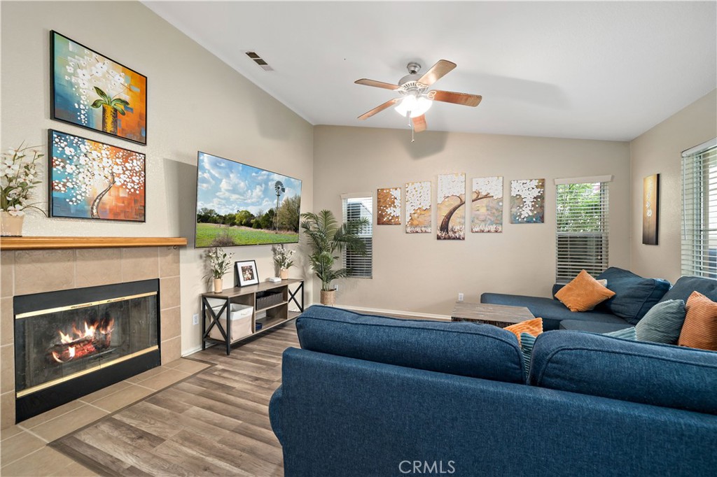 31577 Adour Way Winchester, CA 92596 - Photo 10 of 38