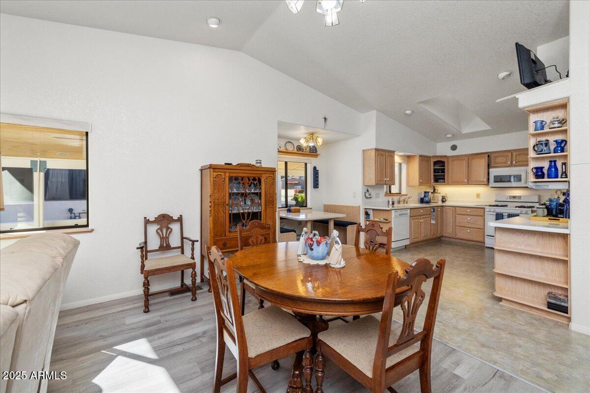 360 Finnie Flat Road, Unit 16 Camp Verde, AZ 86322 - Photo 9 of 31 09-Dining Room