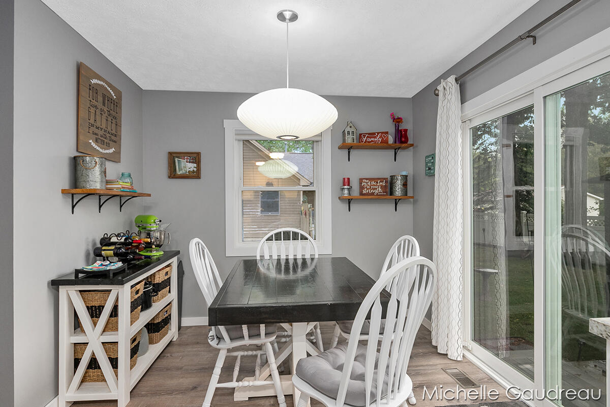 2599 Abbey Road Wayland, MI 49348 - Photo 11 of 48 IMG_1010