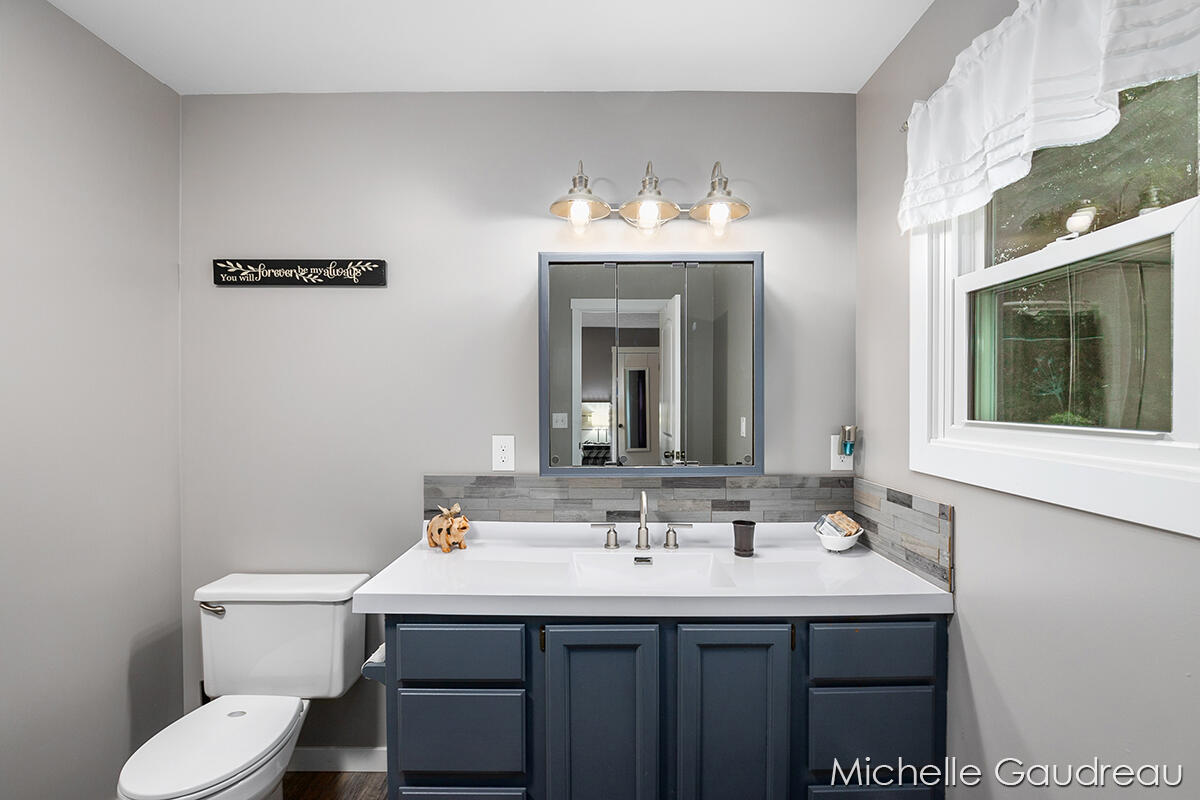 2599 Abbey Road Wayland, MI 49348 - Photo 17 of 48 IMG_1016