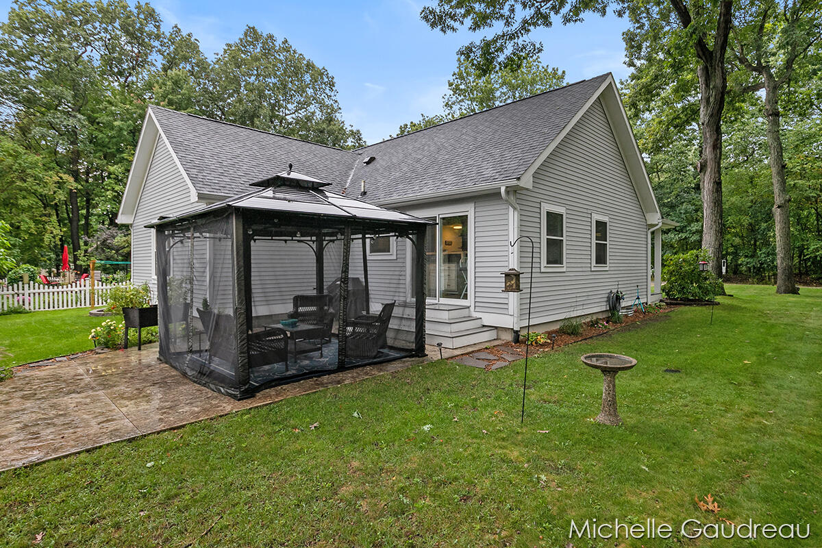 2599 Abbey Road Wayland, MI 49348 - Photo 27 of 48 IMG_1026