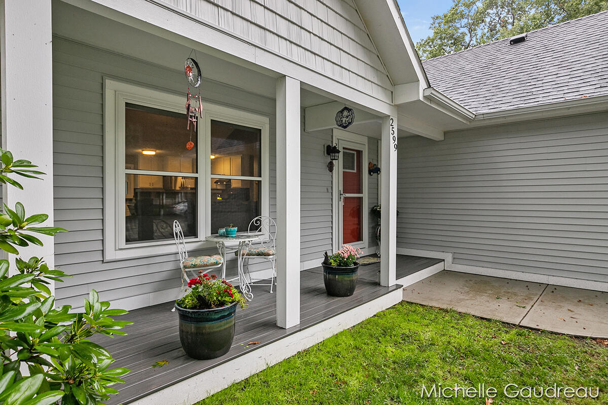 2599 Abbey Road Wayland, MI 49348 - Photo 3 of 48 IMG_1002