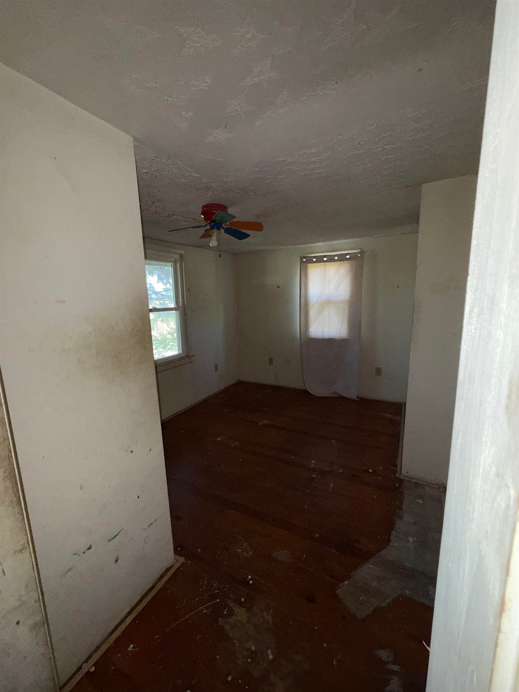 5594 Thornspring Church Road Pulaski, VA 24301 - Photo 21 of 38 Gallery Image 21