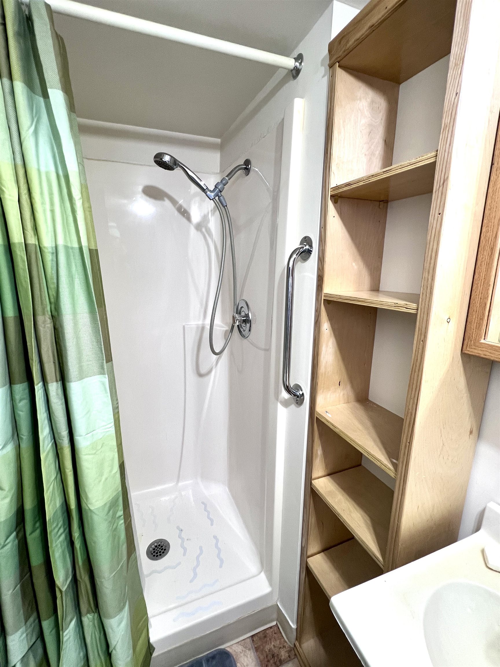 110 3rd Street Elroy, WI 53929 - Photo 17 of 22