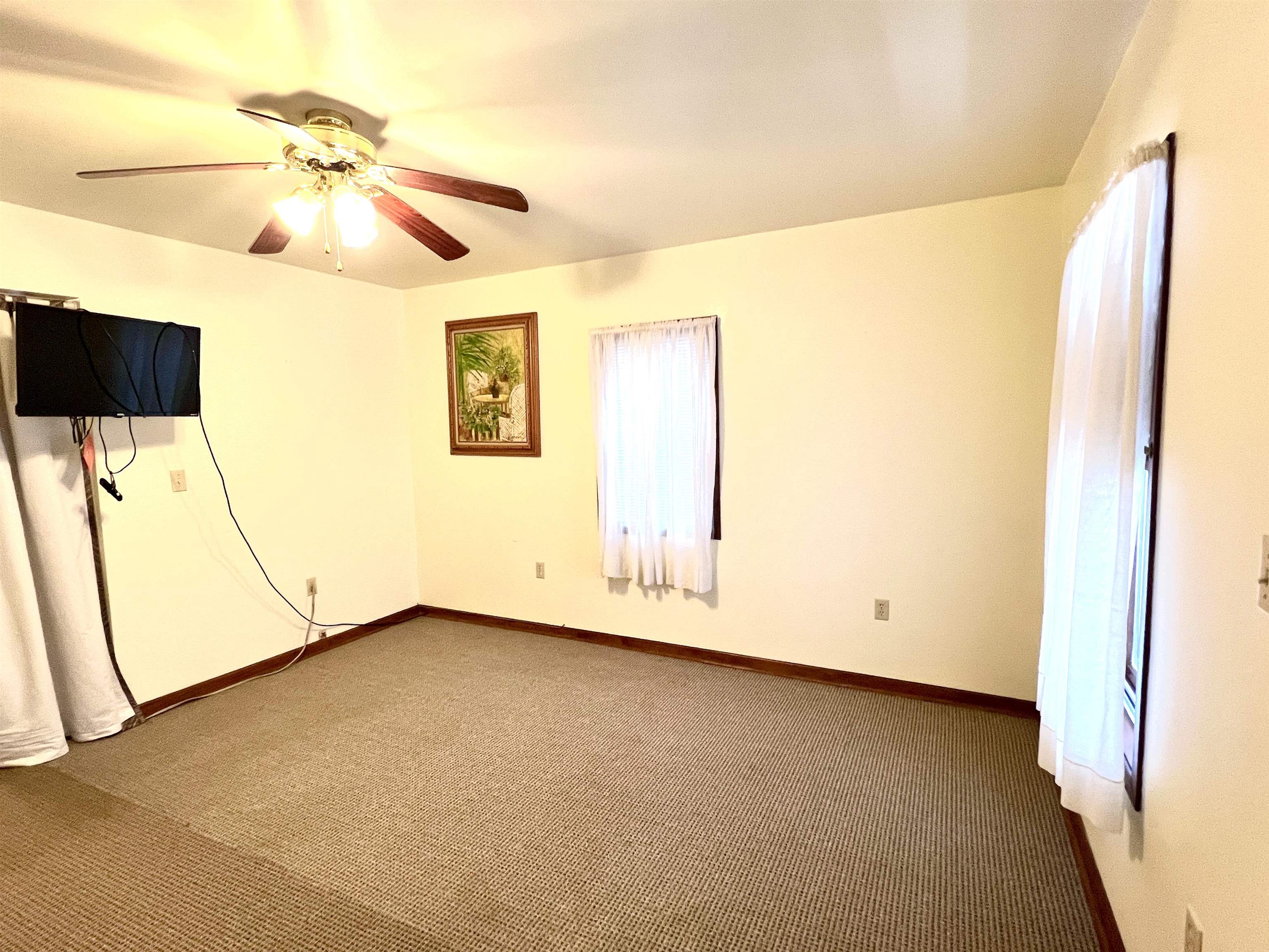 110 3rd Street Elroy, WI 53929 - Photo 10 of 22