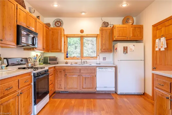 $750,000 | 931 Maple Shade Road, Laurel Fork, VA 24352