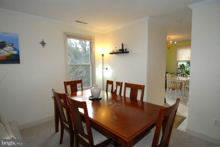 104 Dry Mill Road Southwest, Unit 201 Leesburg, VA 20175 - Photo 13 of 18 Dining Room
