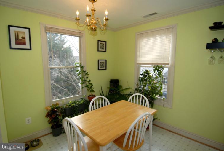 104 Dry Mill Road Southwest, Unit 201 Leesburg, VA 20175 - Photo 15 of 18 Kitchen